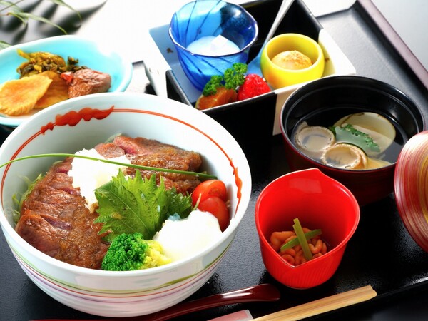 夕食は軽めな「赤牛ロースステーキ丼」プラン★
